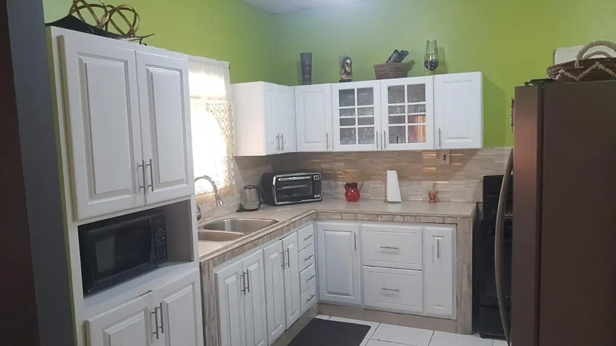 Arima Home - Cozy East - 3 Bedroom Trinidad a Tobago